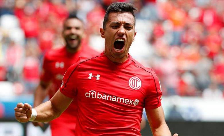 Fernando Uribe llegó a los 40 goles con la camiseta del Toluca.FOTO EFE