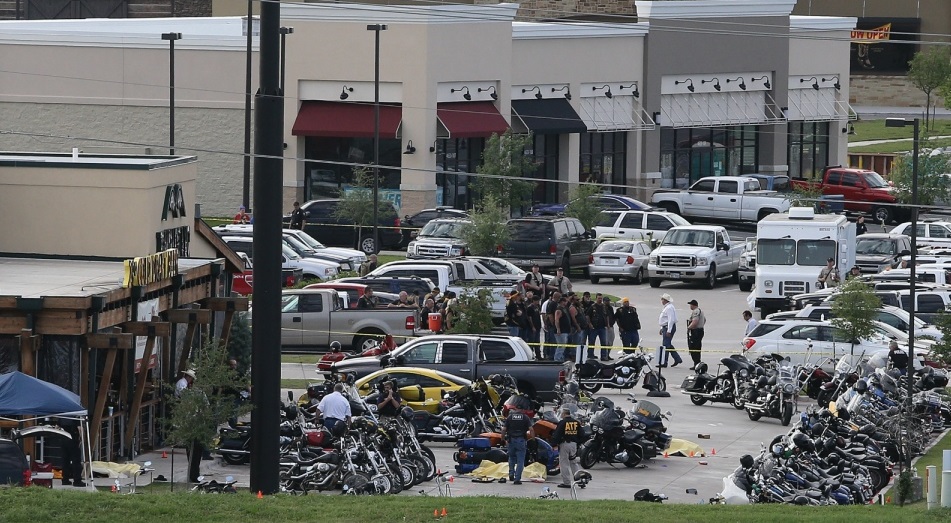 El pasado 17 de mayo de 2015 fallecieron nueve personas y otras 18 resultaron heridas en un enfrentamiento entre dos bandas de motoristas rivales en Waco (Texas). FOTO AP