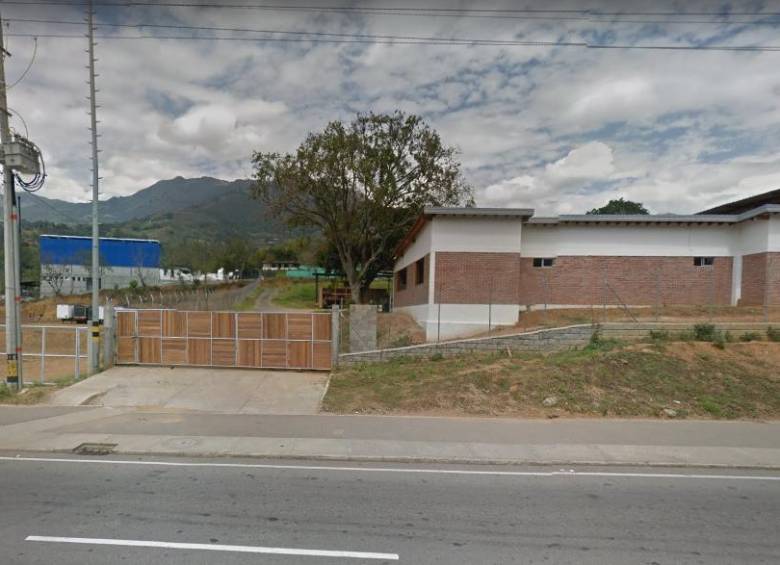 El colegio San Rafael, de Copacabana, ofreció disculpas por los actos vandálicos de los alumnos. FOTO Street View