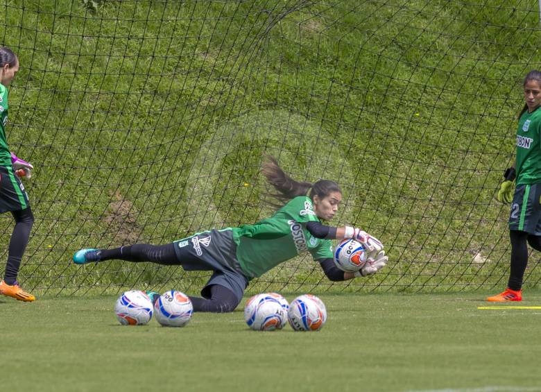 Karen Hipólito es la jugadora que llegó este semestre a cuidar el arco de Atlético Nacional. FOTO Juan Antonio Sánchez
