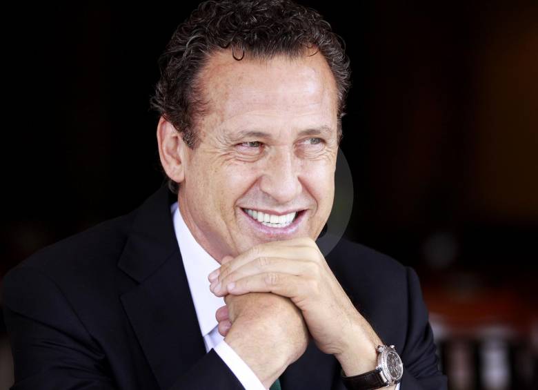 Valdano presentó su nuevo libro Fútbol: el juego infinito de la Editorial Conecta. FOTO Donaldo Zuluaga