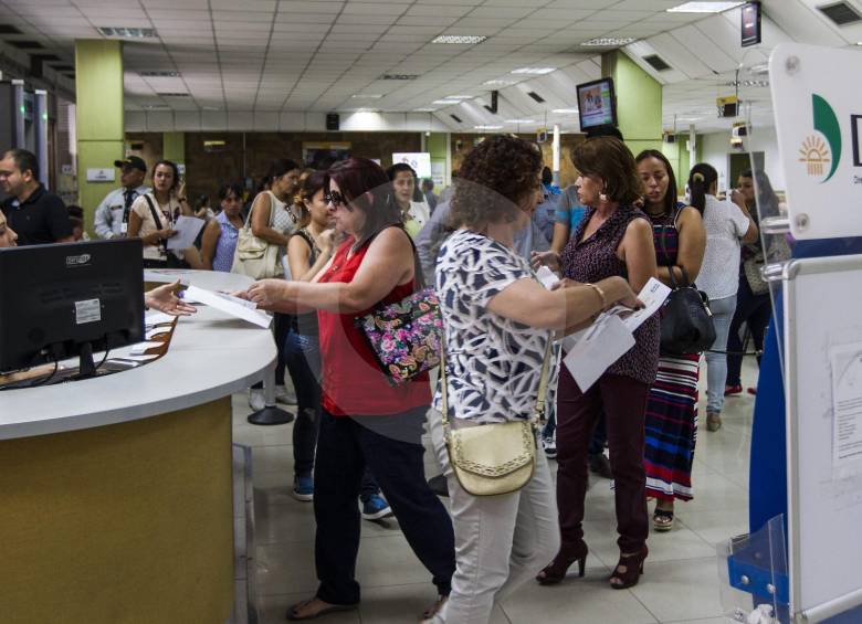El plazo del pago del impuesto de renta para personas naturales inicia a vencer desde el 6 de agosto. Foto: Jaime Pérez Munévar