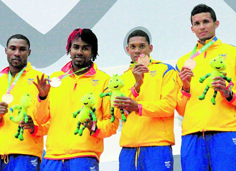 El bolo había conseguido dos oros en Veracruz. Las ternas logró el segundo. La golfista María José Uribe, ganadora del oro. El relevo del 4x400 del atletismo, bronce. FOTOS AFP, COLPRENSA, GIOVANNY PULIDO.