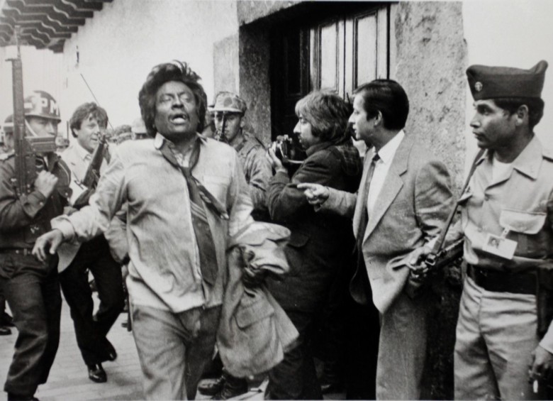 Hace 30 años, el 6 y 7 de noviembre de 1985, el Palacio de Justicia en Bogotá fue escenario de una sangrienta toma guerrillera y recuperación militar. FOTO COLPRENSA