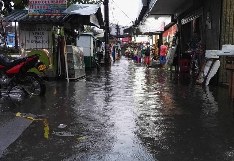 En menos de 24 horas se produjeron dos aguaceros en Apartadó que inundaron casas y calles del centro. FOTO Cortesía Alcaldía.