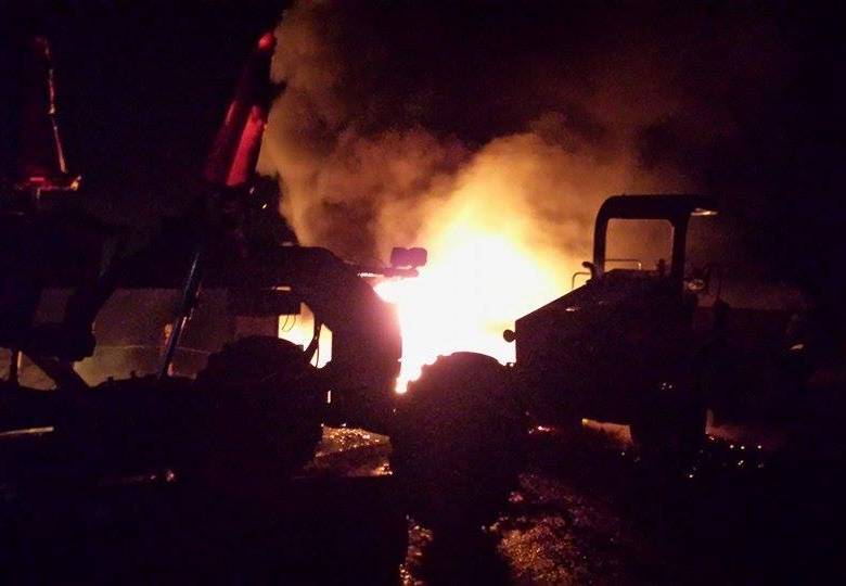 El nuevo atentado al oleoducto Transandino en Puyumayo provocó un gran incendio que atemorizó a habitantes de Puerto Asís, causó derrame de petróleo, daños a bienes civiles y el llamado de las autoridades a las Farc para que cesen sus ataques. FOTO colprensa