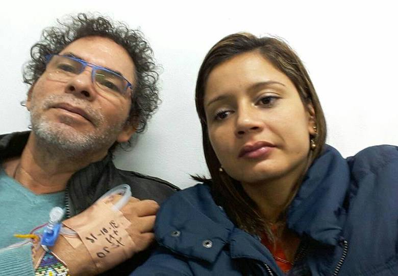 José Cotín Berrío, alias Pastor Alape, y alias Samy Flórez en un hospital de Bogotá. FOTO Facebook José Cotín Berrío