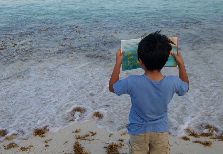 Al aire libro se realiza en Medellín esta tarde, desde las 4:00. Solo hay que llevar un libro y leer en silencio. FOTO Cortesía