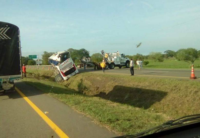 El accidente se presentó a la media noche de este lunes. FOTO Cortesía Caracol