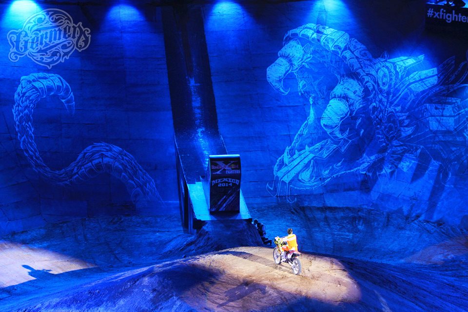Germen Crew también participa con su arte plástico en espectáculos como la intervención temporal en 2014 del Extreme Figth - Red Bull. FOTO CORTESÍA 
