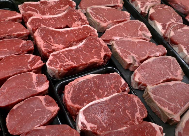 La carne procesada es cancerígena para los humanos, mientras que la carne roja “probablemente” también lo es, según un estudio difundido hoy por la Agencia Internacional de Investigación sobre el Cáncer. FOTO AP