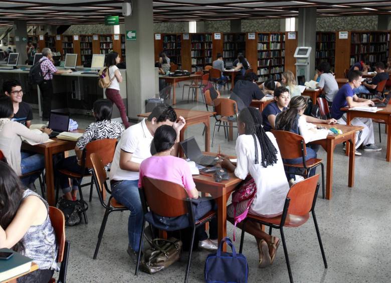 Biblioteca de la sede central de la Universidad de Antioquia. FOTO Manuel Saldarriaga