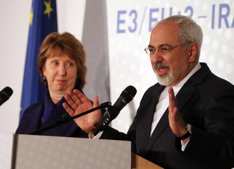Catherine Ashton, representante de Unión Europea y el canciller irani Mohamad Javad Zarif. FOTO ap
