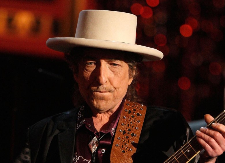 La Academia Sueca renunció a comunicarle directamente al estadounidense Bob Dylan que ha sido distinguido con el Nobel de Literatura de este año. FOTO AFP