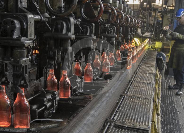 La propuesta del Gobierno en su reforma tributaria es bajar la tarifa de renta de 42 % a 32 %. FOTO Donaldo zuluaga