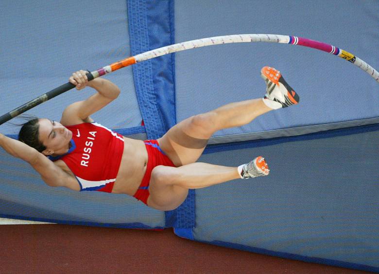 Yelena Isinbáyeva acumula tres medallas olímpicas, dos de oro en Atenas-2004 y Pekín-2008 y otra de bronce en Londres-2012. FOTO AFP