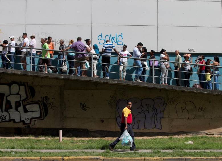 La inflación en Venezuela se disparó un 64 por ciento en 2014. FOTO AP