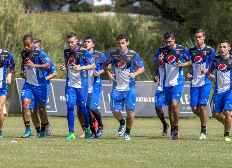 El Deportivo Independiente Medellín trabaja hoy en horas de la mañana en el estadio Atanasio Girardot. Allí deberá vencer el próximo domingo a Jaguares de Córdoba si aspira a mantener la opción de clasificar a segunda ronda. FOTO Juan Antonio Sánchez 