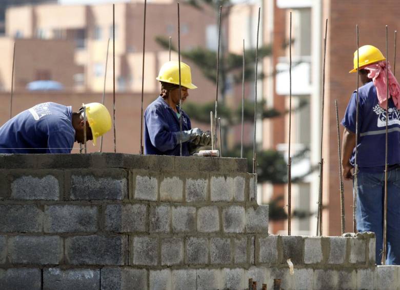La mayor variación porcentual positiva del año fue en el área autorizada para oficina con 51,2 por ciento. FOTO manuel saldarriaga