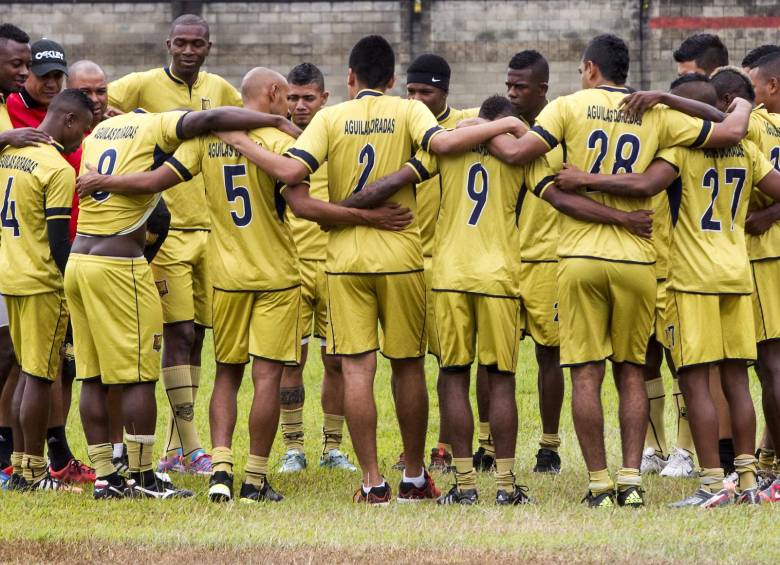 Bajo la orientación de Néstor Otero, el cuadro dorado empezó trabajos para afrontar la Liga Águila-1. FOTO jaime pérez munévar