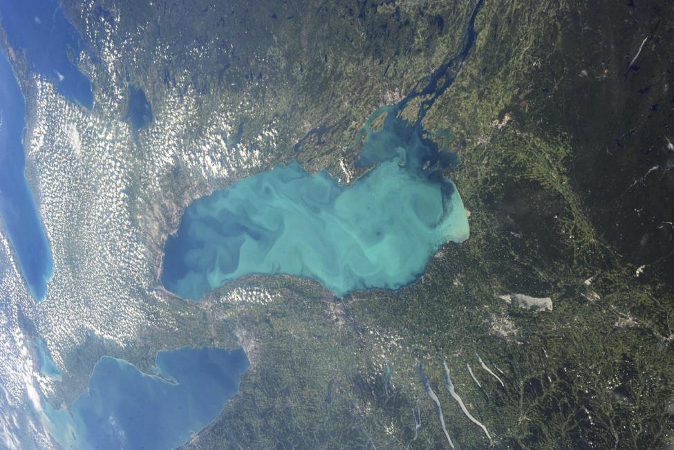 Plancton de verano en medio del lago Ontario. FOTO NASA / Reuters