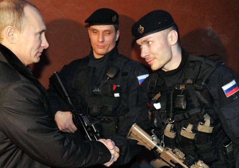 El presidente ruso Vladimir Putin con su sobrino Román. FOTO Twitter @ambarasi