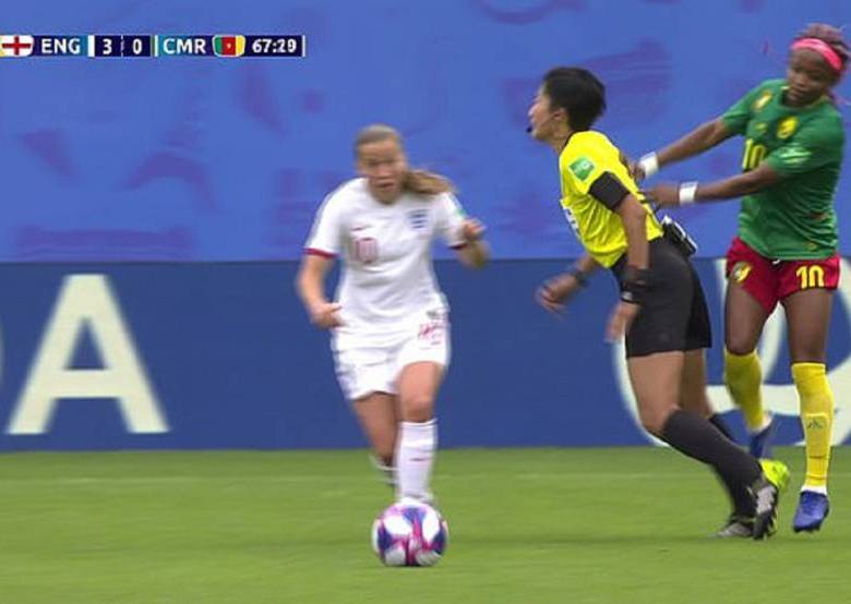 Pasó de todo en el partido Camerún vs Inglaterra femenino