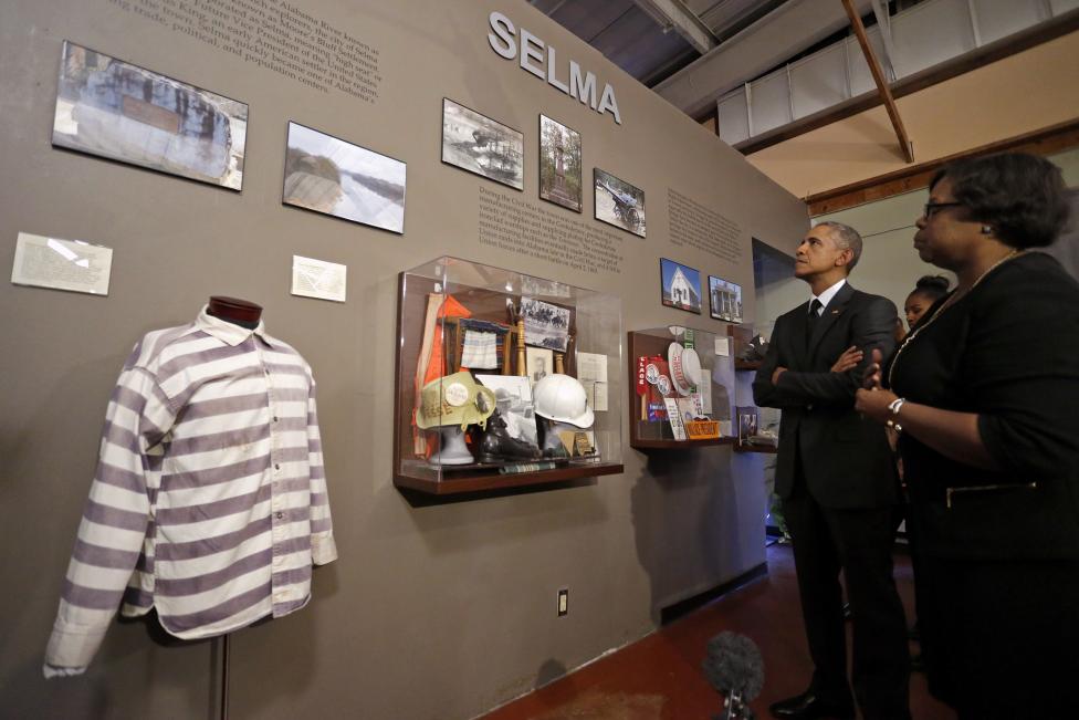 La exposición en el Museo incluye uniformes de la prisión usados por activistas de los derechos civiles. FOTO Reuters