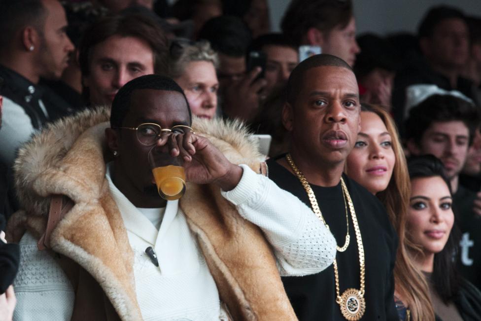 Sean Combs junto a Jay- Z , Beyonce y Kim Kardashian. FOTO REUTERS