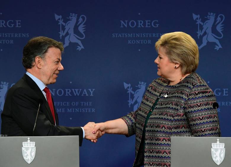 Santos aprovechó el viaje a Noruega para estrechar vínculos con dicho país. Hará lo mismo hoy en Suecia y Bélgica. FOTO afp