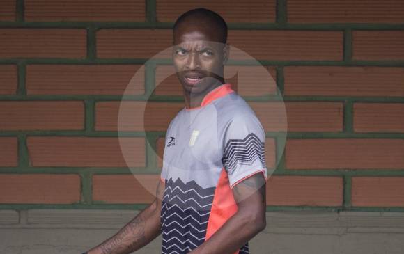 Envigado le abrió la posibilidad a Wason Rentería para que haga el proceso de recuperación, tras el procedimiento de limpieza que se hizo en su rodilla derecha. FOTO juan antonio sánchez