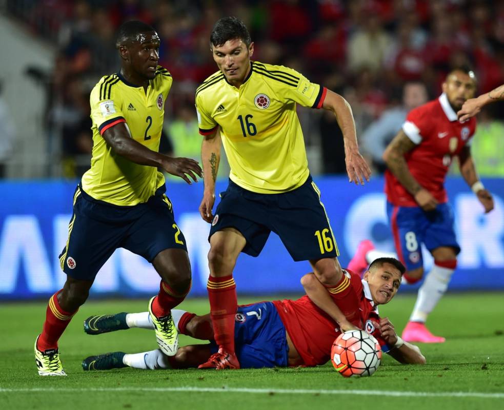 El debut de Daniel Torres en la selección fue notable. El volante del DIM incluso estuvo a punto de anotar su primer gol con la tricolor. FOTO AFP