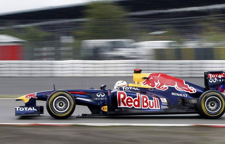 Reuters - El l&#237;der del campeonato, Sebastian Vettel, de Red Bull, finaliz&#243; cuarto. Vettel encabeza la tabla con 216 puntos, seguido por Webber con 139 y Hamilton con 134. Alonso es cuarto con 130.