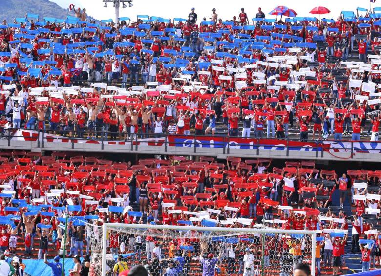 La mayoría de hinchas varados hacen parte de la barra más grande del club: La Rexixtenxia. FOTO JUAN ANTONIO SÁNCHEZ