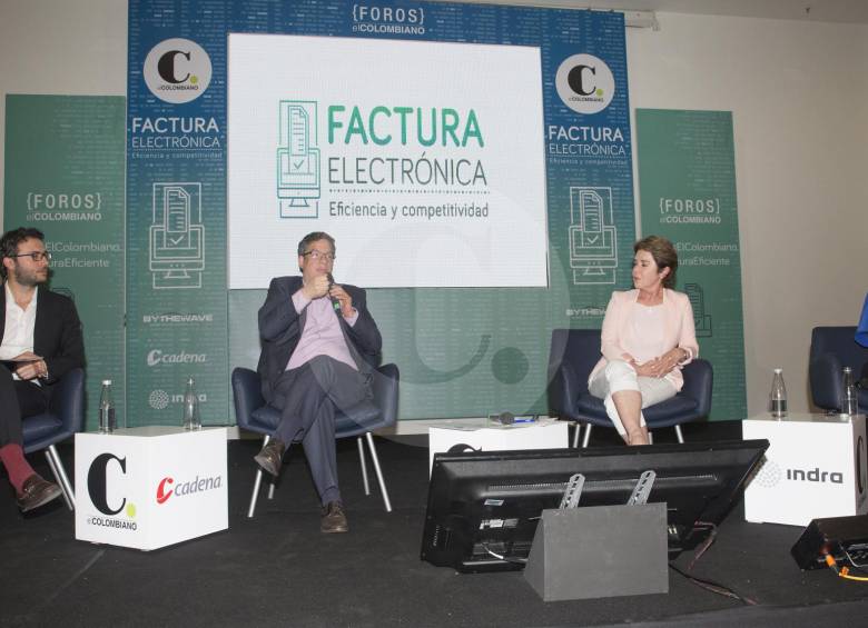 Desde el primero de septiembre 4.800 empresas deberán hacer el cambio. En 2019 lo harán las demás. FOTO edwin bustamante