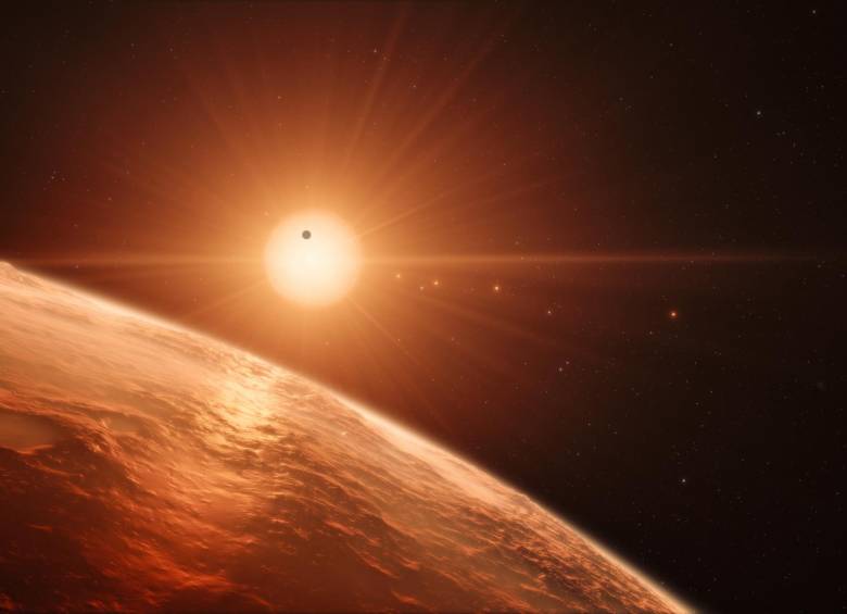 Dibujo de planetas alrededor de la estrella Trappist-1. Allí hay varios en zona de habitabilidad y serán objetivo de los próximos telescopios. FOTO ESO/N. Bartmann/spaceengine.org
