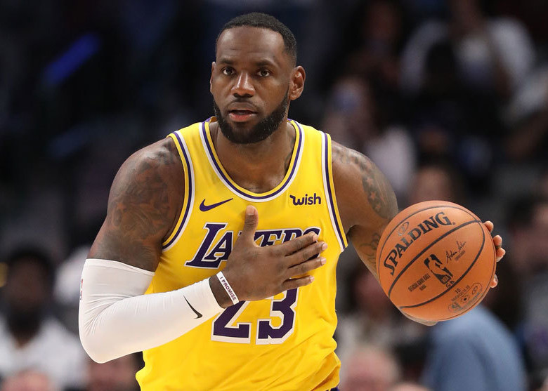 En el quinto lugar aparece la estrella de Los Ángeles Lakers de la NBA con unas ganancias de 88,2 millones de dólares. FOTO AFP