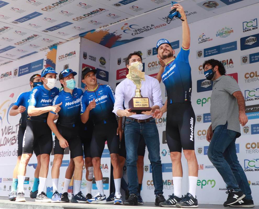 El Team Medellín se quedó con el reconocimiento al mejor equipo de la competencia. FOTO CORTESÍA FEDECICLISMO