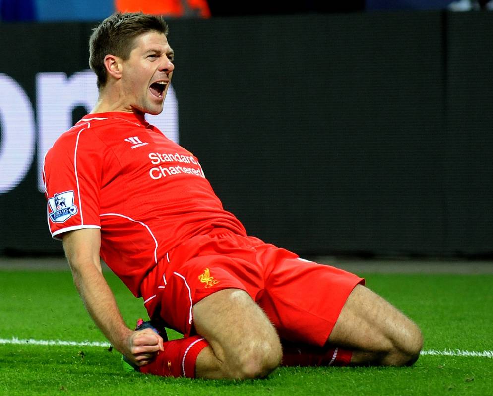 El emblema del Liverpool, Steven Gerrard, anunció su retiro del fútbol profesional en 2016. El último club del mediocampista de 36 años fue Los Ángeles Galaxy. FOTO AP