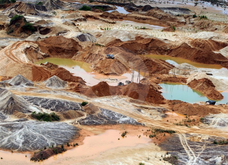 La minería ilegal destruye el paisaje en zonas del Bajo Cauca antioqueño. FOTO: JAIME PÉREZ