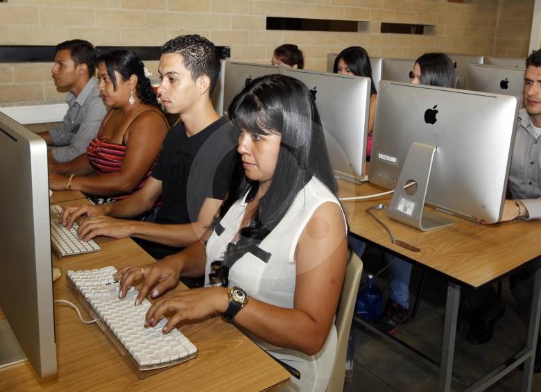 Google tiene planes para cursos gratuitos empresariales. El gigante tecnológico cuenta con cerca de 30 programas certificados, que tienen temáticas sobre mercado digital, creación de aplicaciones, productividad personal y la consolidación de emprendimientos. Foto Jaime Pérez
