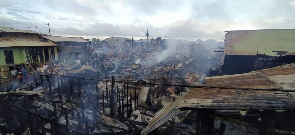 Así fue el voraz incendio en el municipio de Riosucio, Chocó y que dejó 72 viviendas afectadas, 320 personas damnificadas y muertas a una niña de 8 años y una mujer de 25. FOTO EMERSON MENA