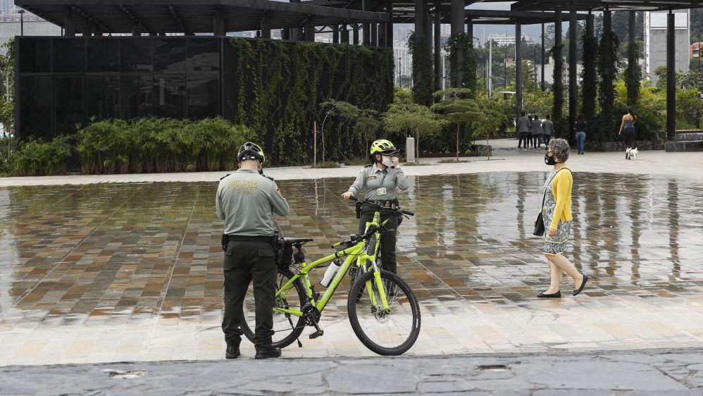 La Alcaldía de Medellín finalizó los trabajos de la etapa 1B (costado oriental) de Parques del Río. Se instalaron los equipos electromecánicos para el funcionamiento del soterrado y se culminó el Parque de Niebla. FOTO MANUEL SALDARRIAGA