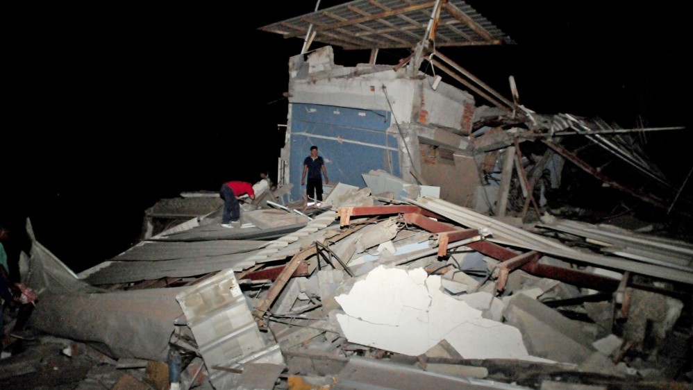 Otra de las casa que quedó completamente destruida luego del terremoto. FOTO AFP 