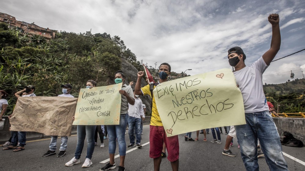 Plantón en la vía para exigir más ayudas. Foto. Camilo Suarez