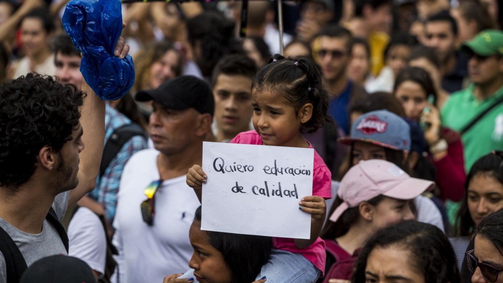  Los recorridos por las calles fueron acompañados con pancartas, cánticos y consignas. Foto Jaime Pérez