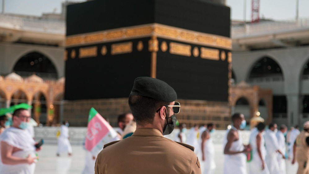 Los pocos fieles autorizados este años, que viven en Arabia Saudita, realizaron el peregrinaje llamada “hach”, uno de los cinco pilares del islam.