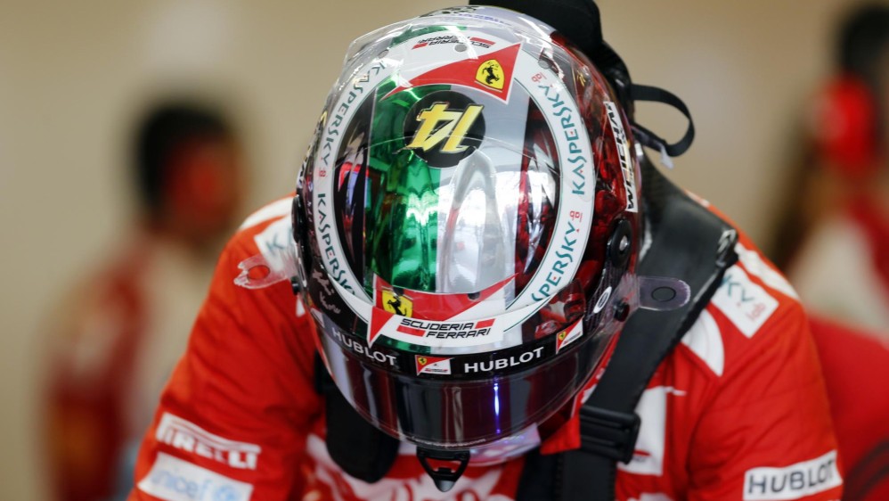 Quien no tuvo suerte en su despedida de Ferrari fue Fernando Alonso que no pudo rodar en la segunda tanta de entrenamientos, la más parecida a la carrera por condiciones de temperatura. FOTO AP