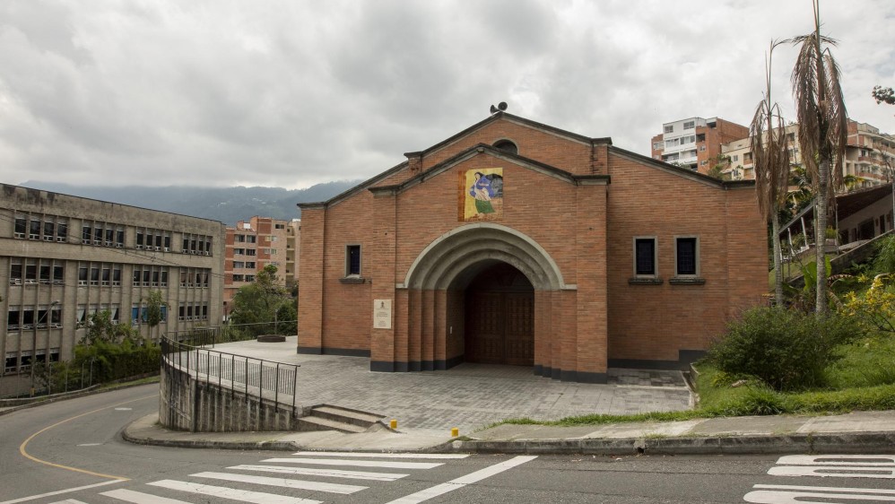 Iglesia Santa Mará de Nazareth en el barrio la Mina de Envigado. Foto Camilo Suárez
