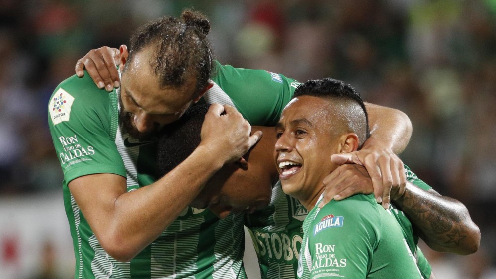 Hernan Barcos junto a Jeison Lucumí y Vladimir Hernández festejando el segundo gol de la noche. Foto: Manuel Saldarriaga Quintero